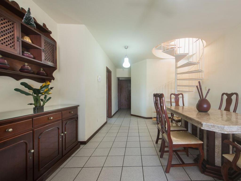 Excelente Cobertura Duplex A 2 Quadras Da Praia Do Forte Com 4 Quartos カボ・フリオ エクステリア 写真